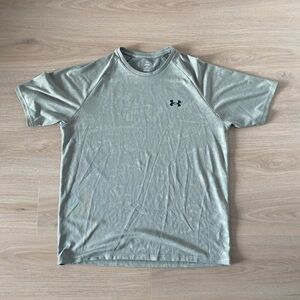 Under Armour Men's Light Gray Short Sleeve Tee Size L